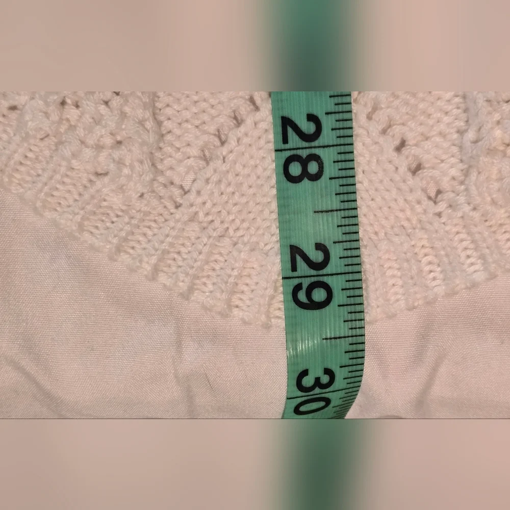 Denim 27/7 Elegant Cream Sweater with Lace Detail